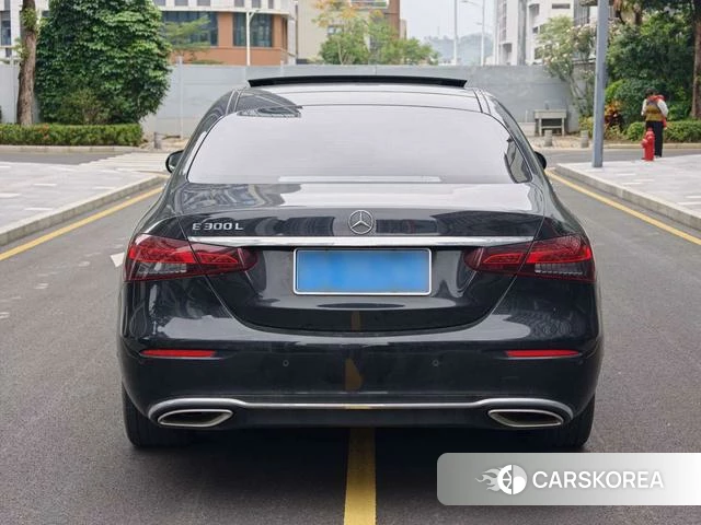 Mercedes-Benz E-class 2021 Черный из Китая, фото 4