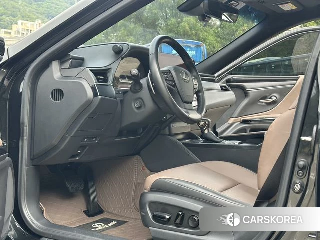Lexus ES id 4277537 из Китая 11