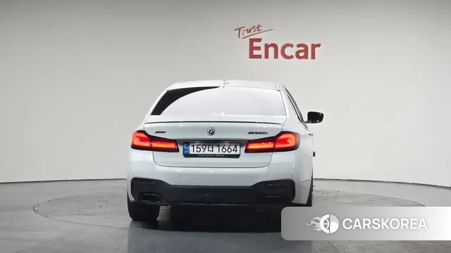 BMW 5 Series (G30) id 3452683 из Кореи 13