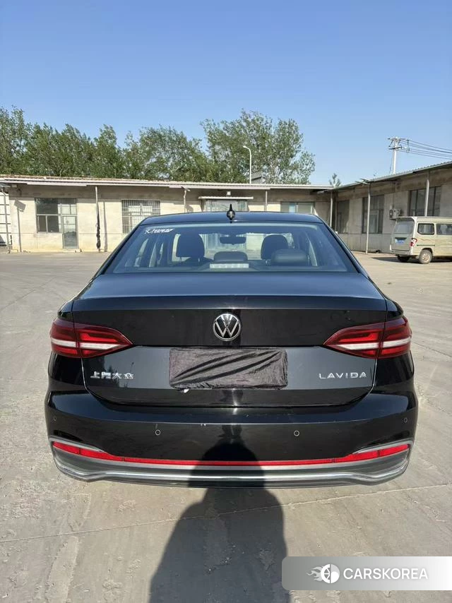 Volkswagen Lavida 2023 Черный из Китая, фото 3