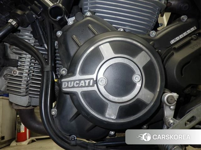 Engine photo