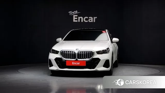 BMW 5 Series (G60) id 3467186 из Кореи 13