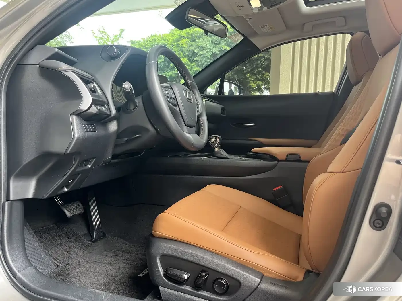 Lexus UX 2022 Silver/gray из Китая, фото 3