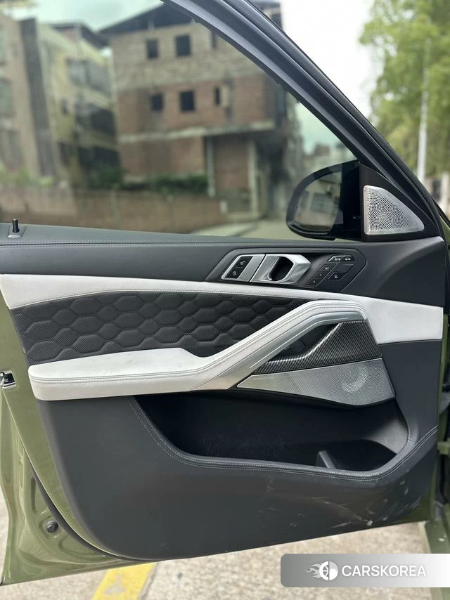 BMW X6 M id 4277944 из Китая 9