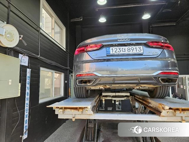 Audi A5 (F5) 2022 Серебристо-серый из Кореи, фото 3