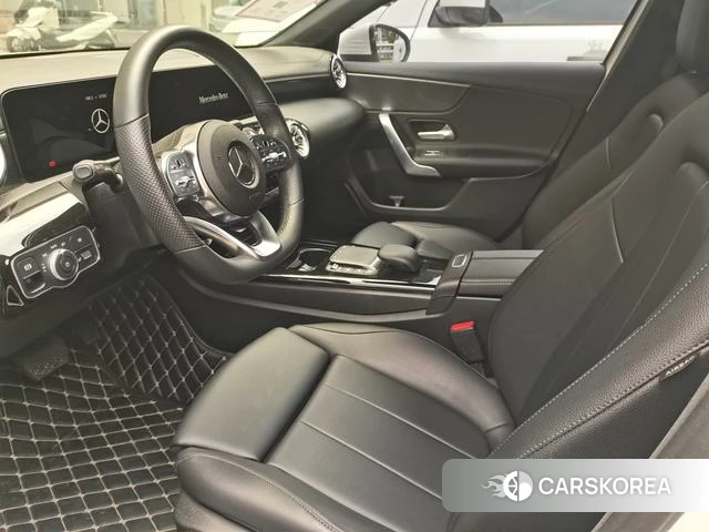 Mercedes-Benz Class A 2022 Белый из Китая, фото 3