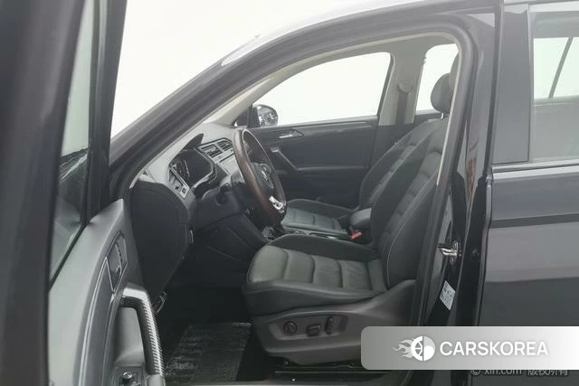 Volkswagen Tiguan L id 4290706 из Китая 17