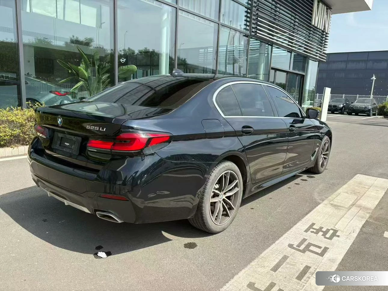 BMW 5 series 2021 Черный из Китая, фото 3