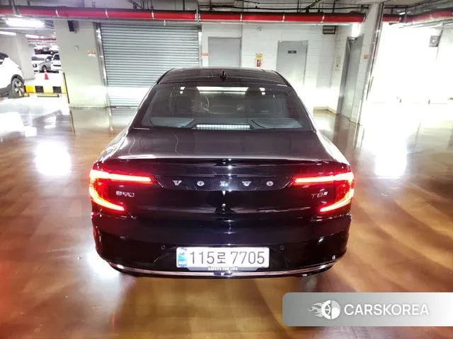 Volvo S90 2025 Черный из Кореи, фото 3