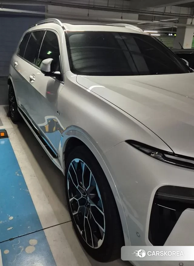 BMW X7 (G07) 2025 Белый из Кореи, фото 3