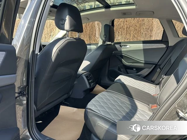 Volkswagen Sagitar 2023 Темно-серый из Китая, фото 3