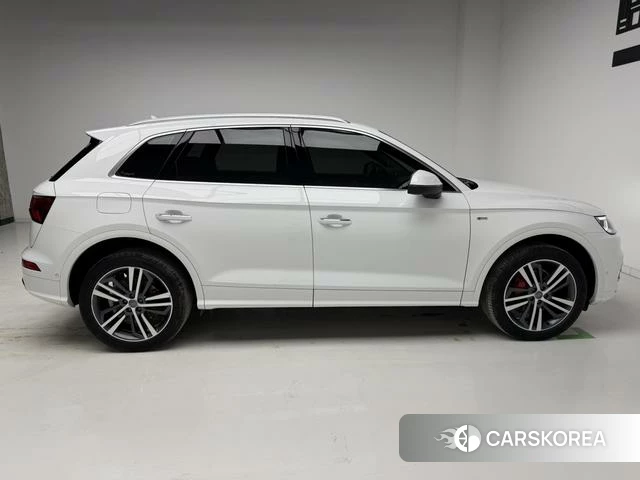 Audi Q5L id 4264128 из Китая 10