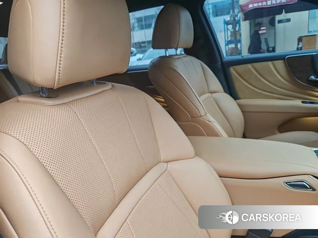 Lexus LS id 4261867 из Китая 22