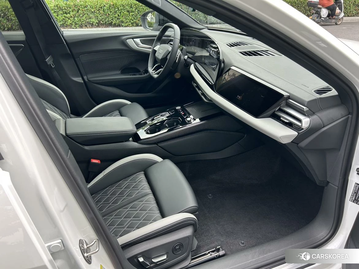 Audi A5L id 4514906 из Китая 8
