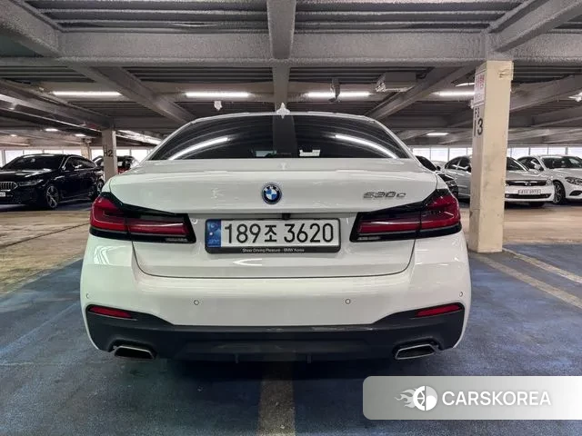 BMW 5 Series (G30) 2023 Белый из Кореи, фото 6