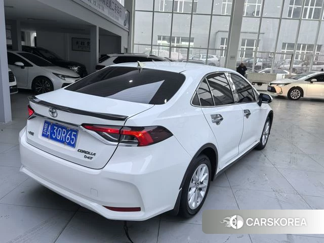 Toyota Corolla 2022 Белый из Китая, фото 4