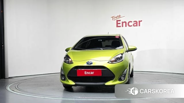 Toyota Prius C id 4760323 из Кореи 23
