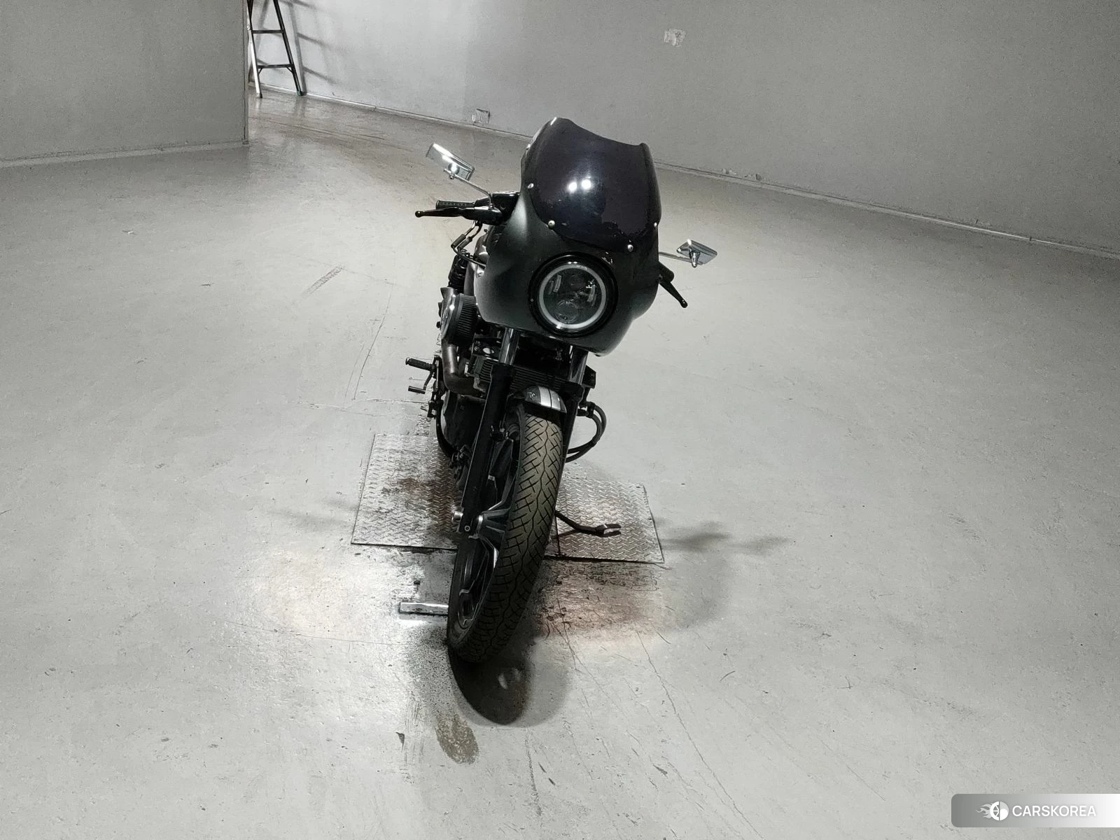 Harley-Davidson Sportster XL883N 2017 из Японии, фото 2