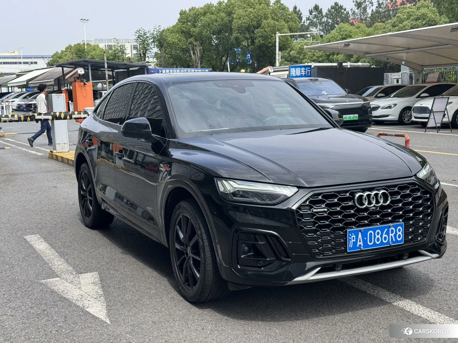 Audi Q5L Sportback 2020 Черный из Китая, фото 3