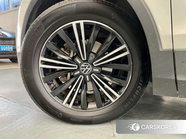 Volkswagen Tiguan L id 4265031 из Китая 14