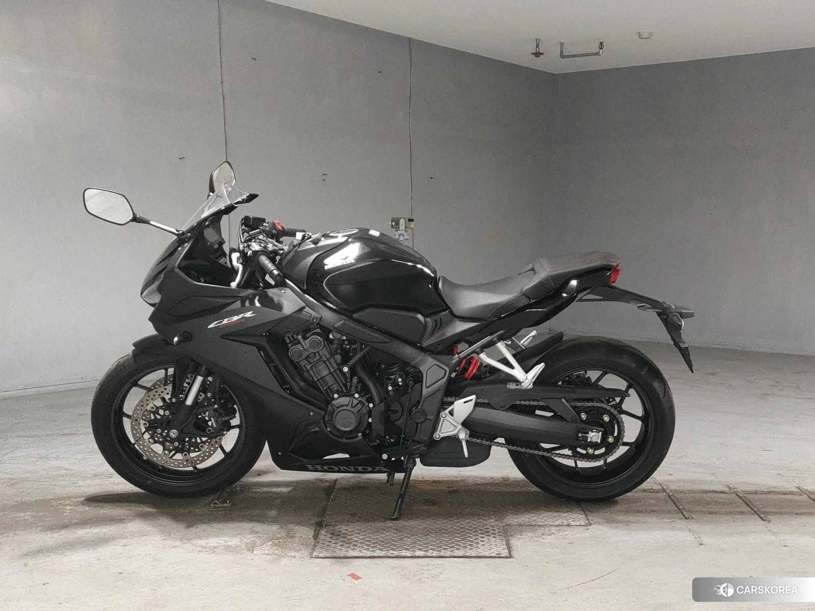 Проданный Honda CBR650R id 4200384 из Японии, фото 3