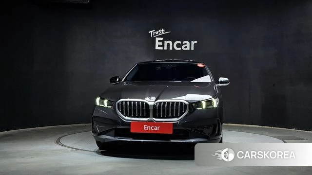 BMW 5 Series (G60) id 4359975 из Кореи 23