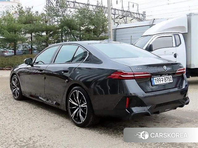 BMW 5 Series (G60) 2024 Серый из Кореи, фото 6