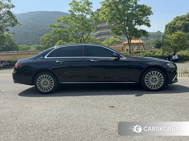 Mercedes-Benz E-class 2023 Черный из Китая, фото 4