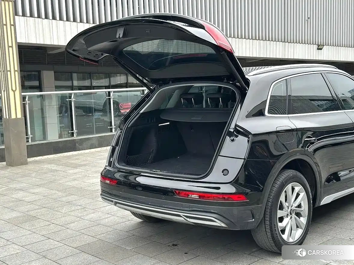 Audi Q5L 2024 Черный из Китая, фото 6