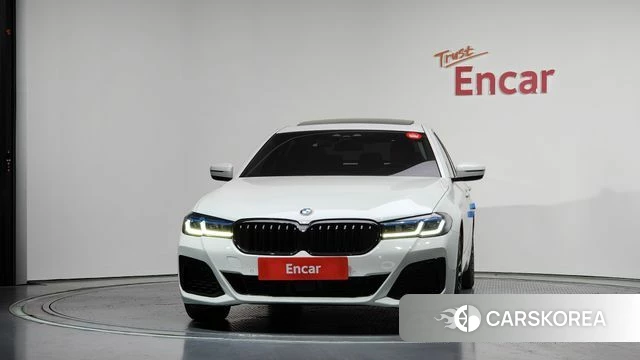 BMW 5 Series (G30) id 4371982 из Кореи 23