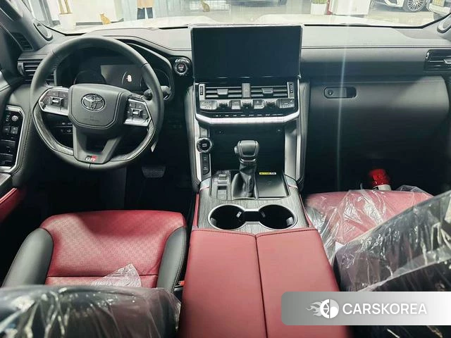 Toyota Land Cruiser (imported) 2024 Белый из Китая, фото 3