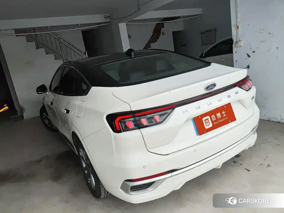Ford Mondeo 2024 Белый из Китая, фото 3
