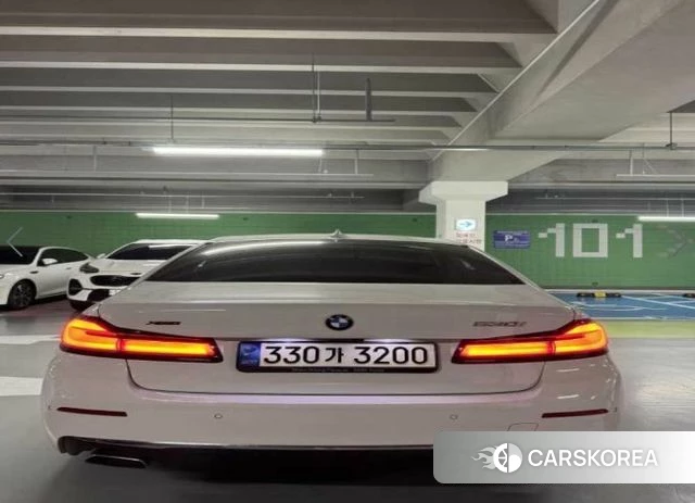 BMW 5 Series (G30) 2021 Белый из Кореи, фото 3