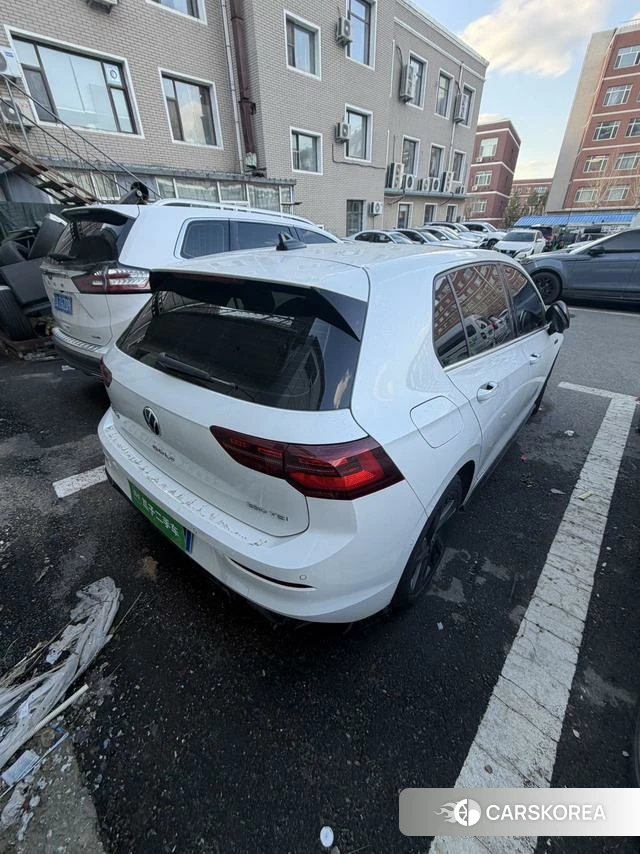 Volkswagen Golf 2023 Белый из Китая, фото 4