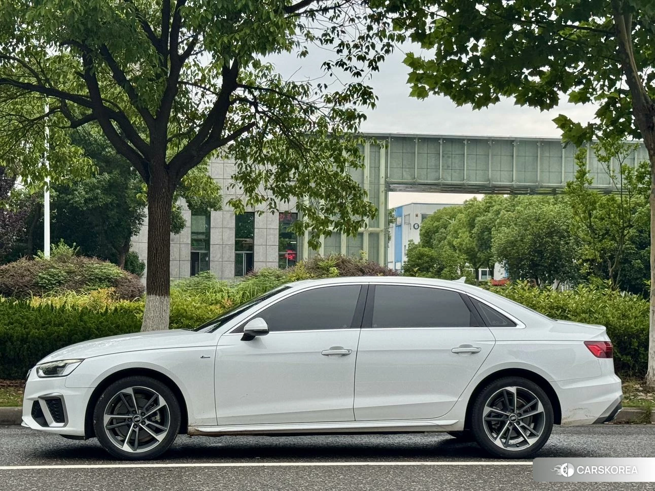 Audi A4L 2021 Белый из Китая, фото 3