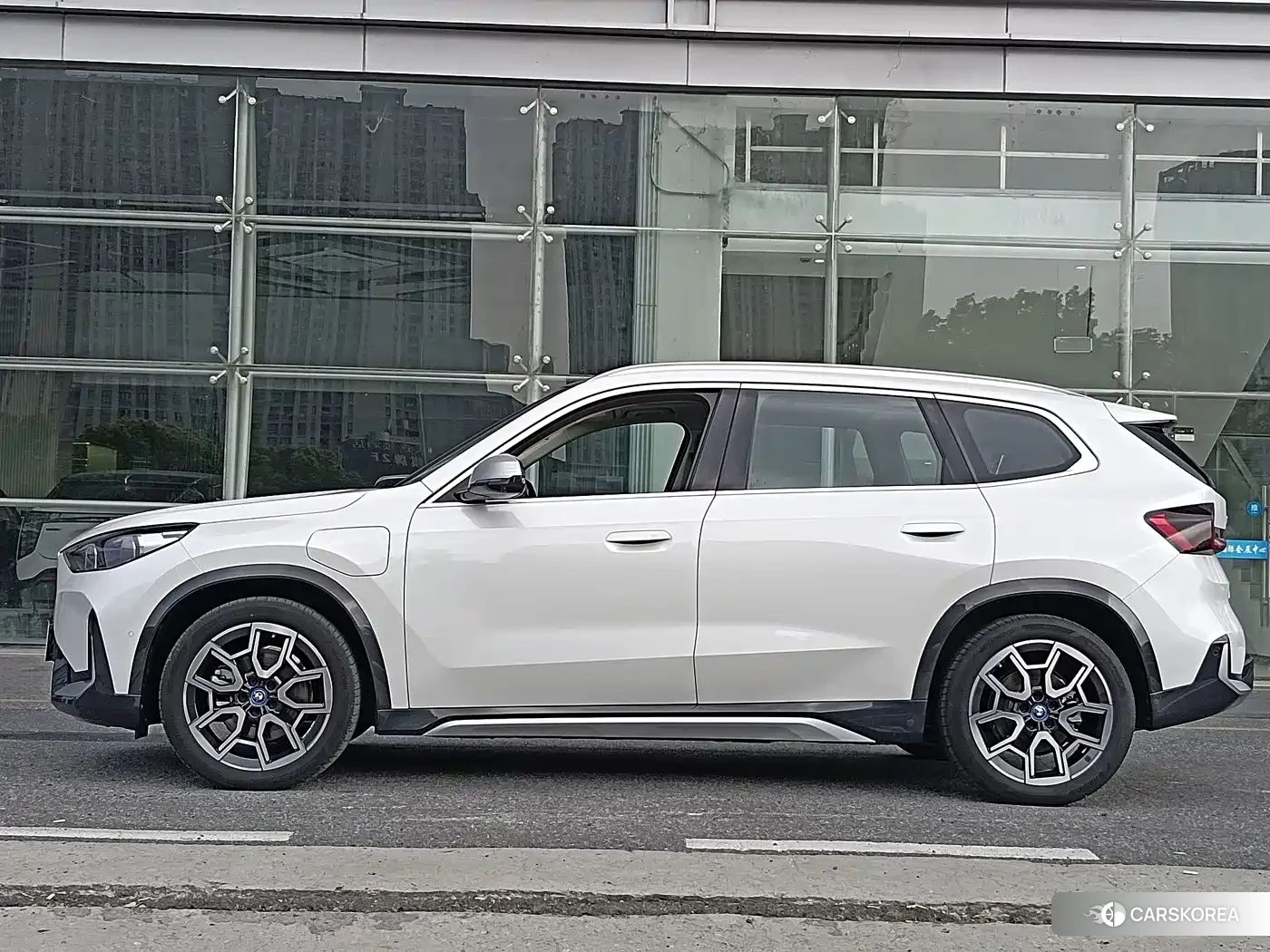 BMW iX1 id 4538930 из Китая 8