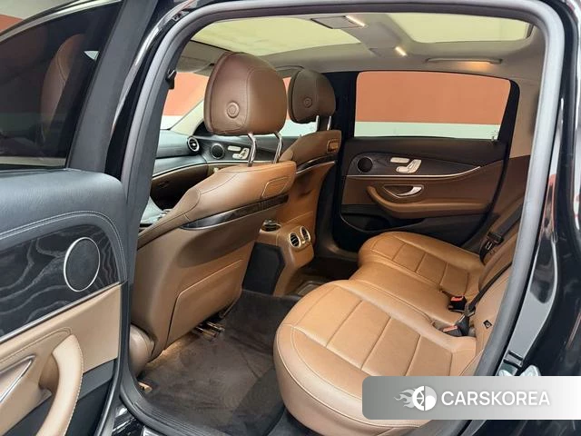 Mercedes-Benz E-class 2018 Черный из Китая, фото 3