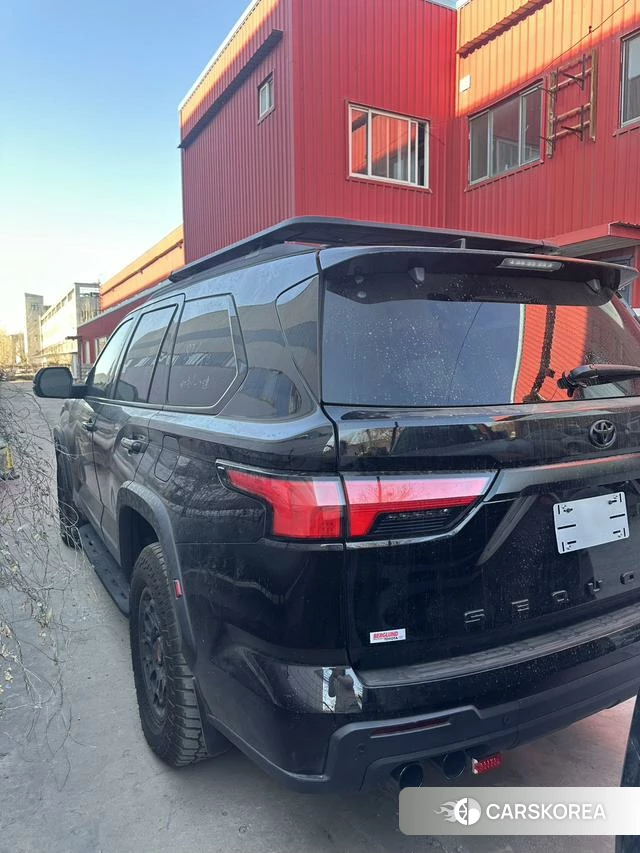 Toyota Sequoia 2024 Черный из Китая, фото 3