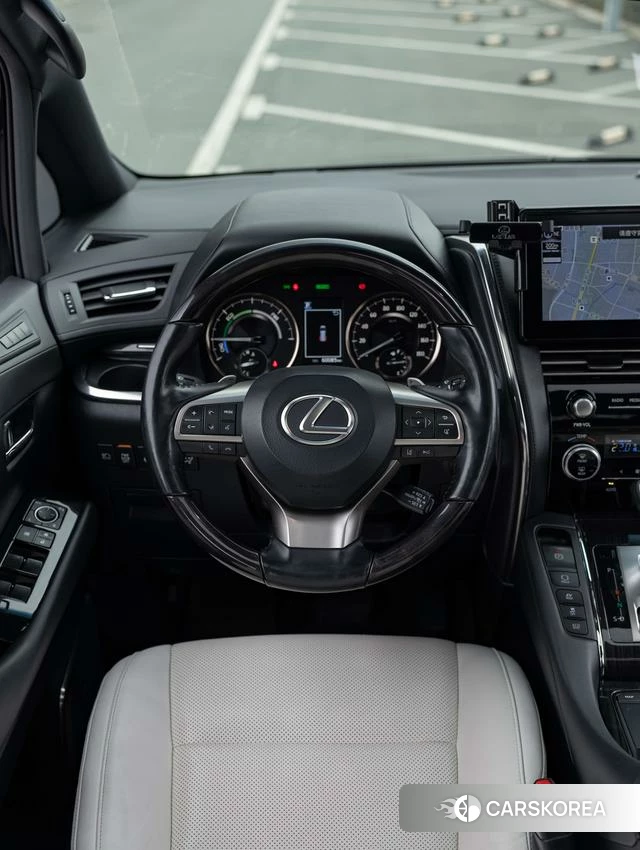 Lexus LM id 4278801 из Китая 19