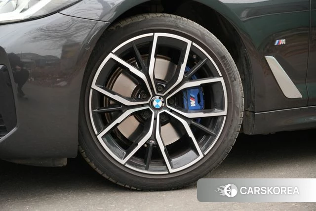 BMW 5 Series (G30) id 3793499 из Кореи 13