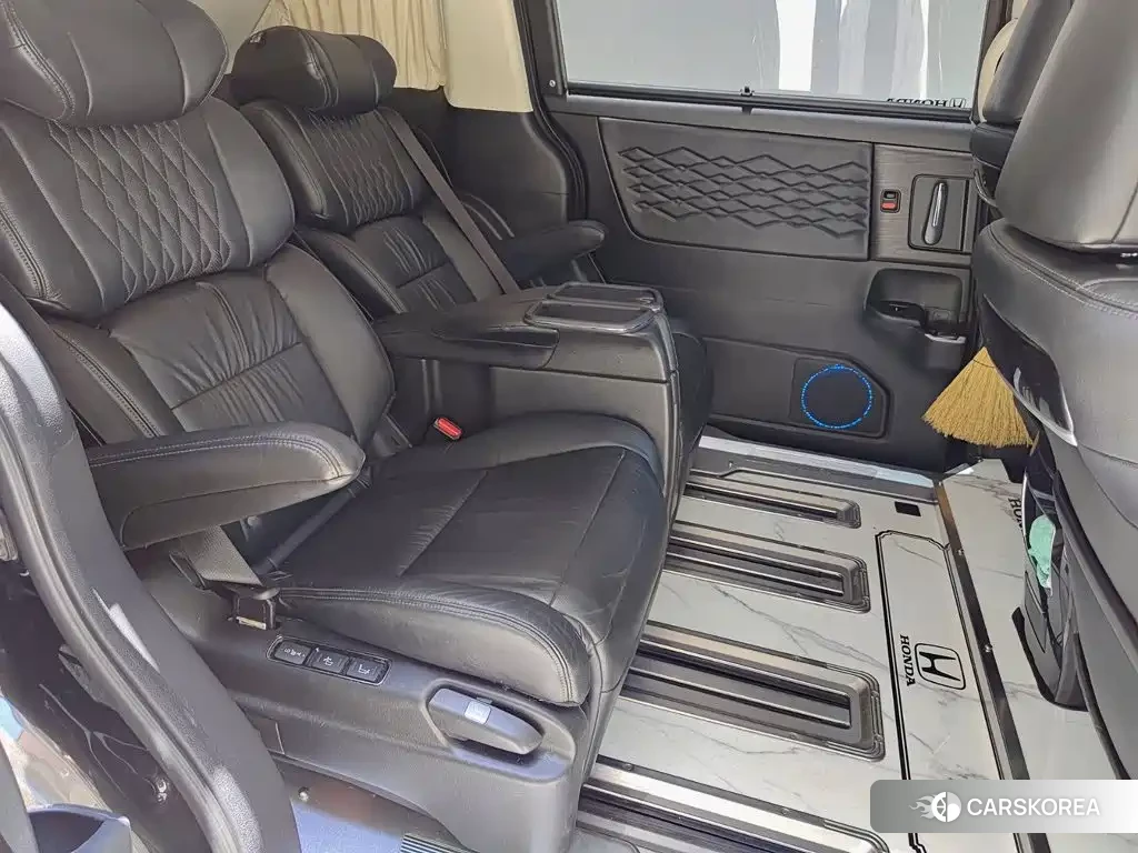 Honda Elysion 2022 Champagne/brown из Китая, фото 4