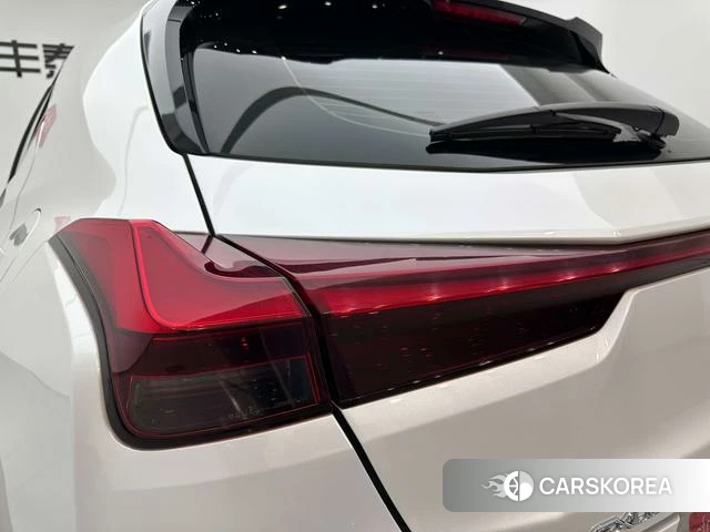 Lexus UX id 3858005 из Китая 23