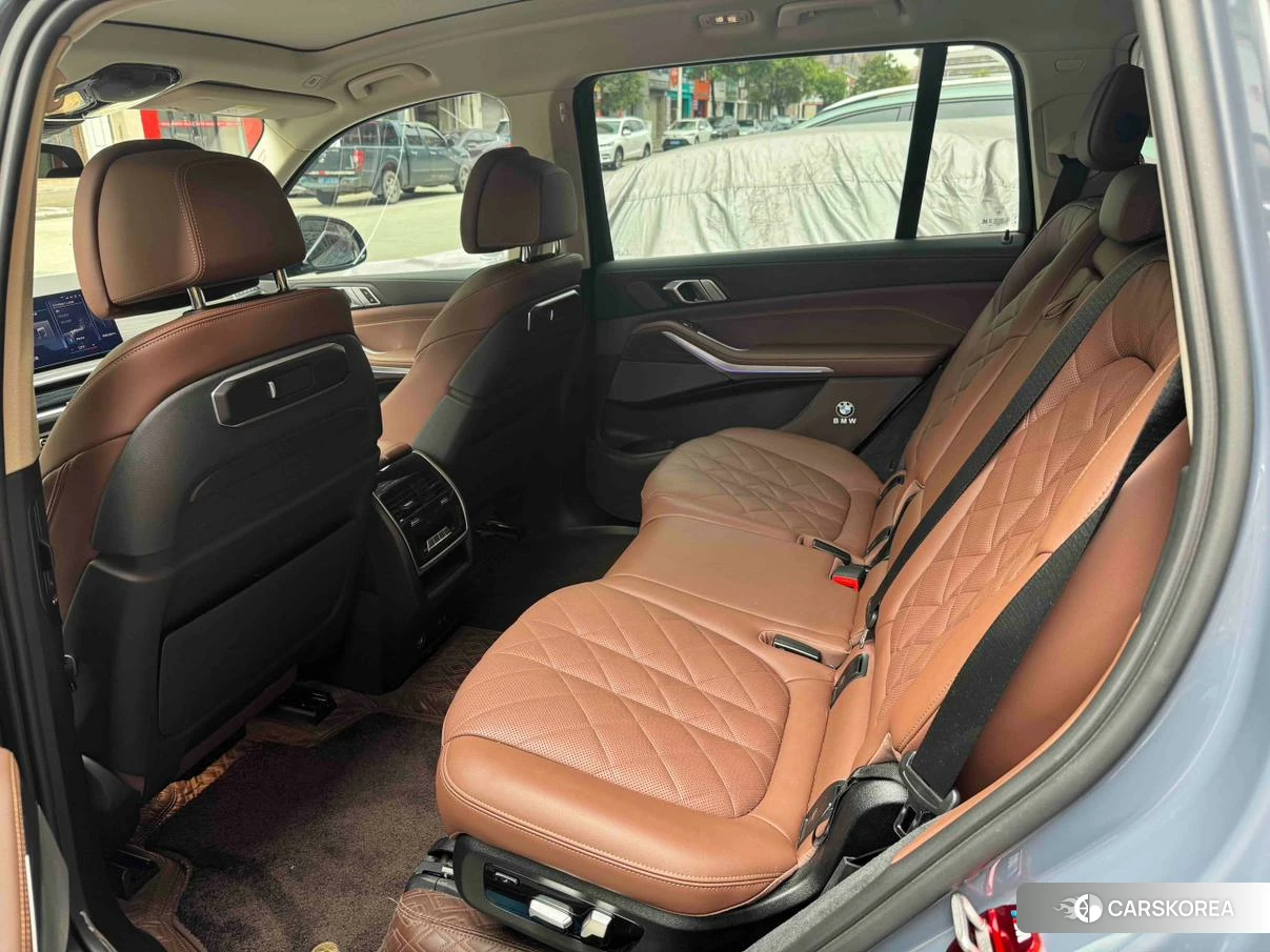 BMW X7 2022 Серебристо-серый из Китая, фото 4