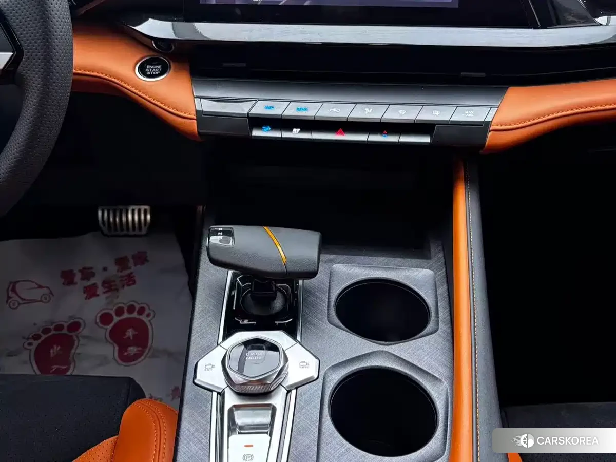 Chang'an Changan UNI-V id 4570435 из Китая 12