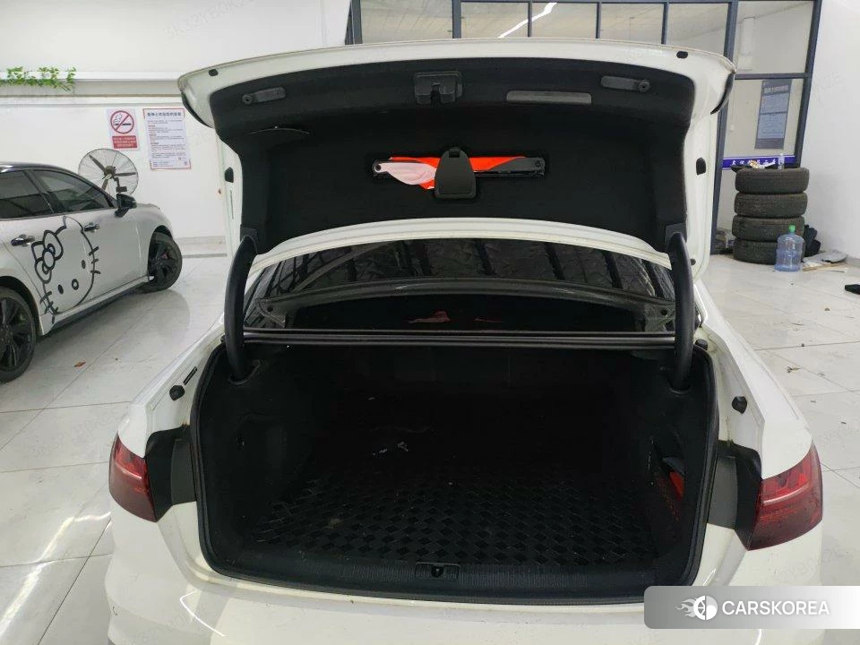 Audi A4L 2023 Белый из Китая, фото 3