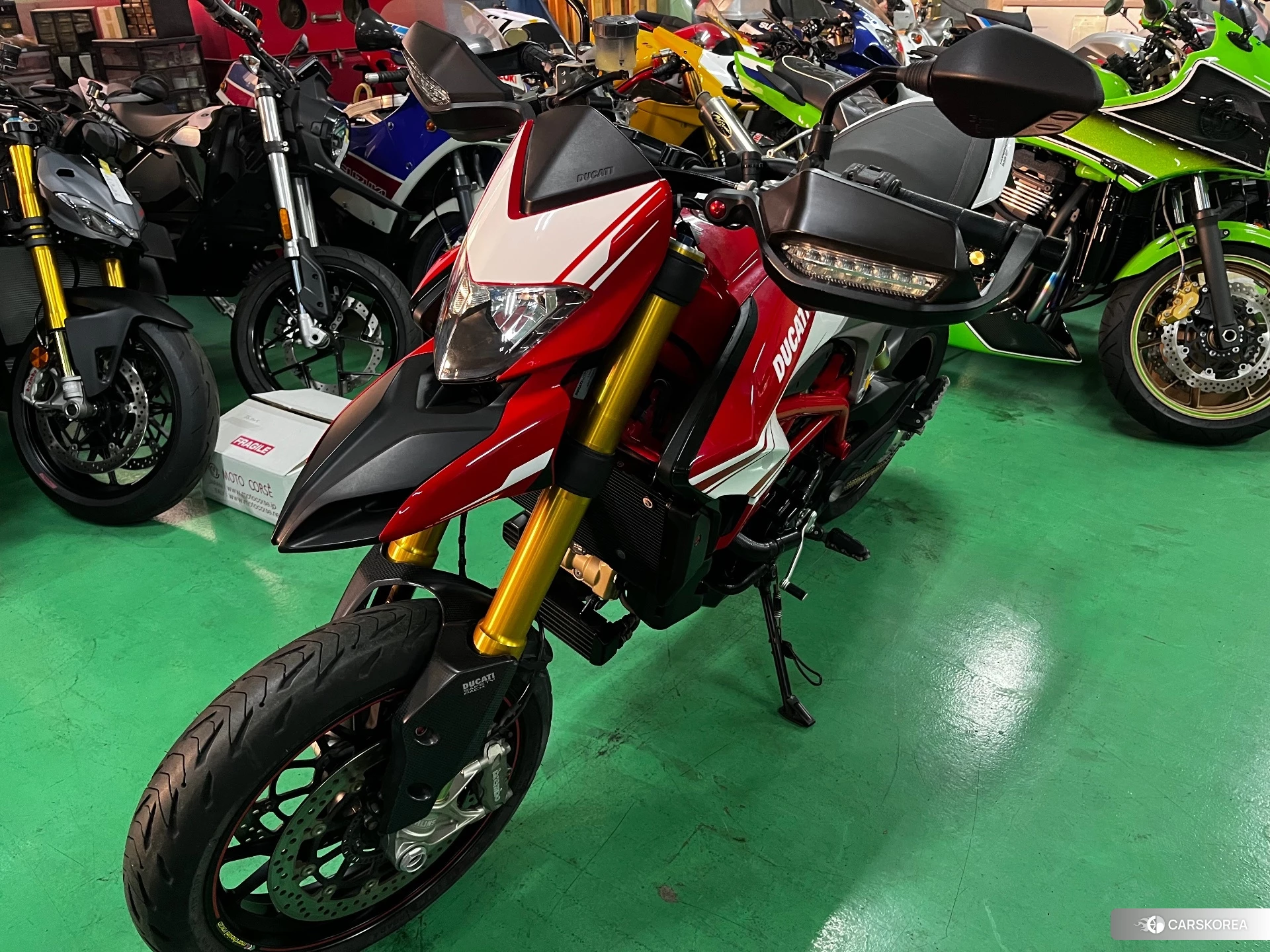Проданный Ducati HYPERMOTARD 939 SP 2016 из Японии, фото 2