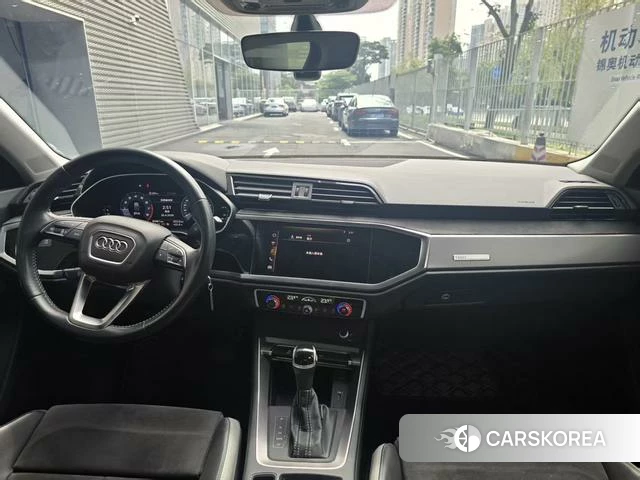 Audi Q3 2021 Темно-серый из Китая, фото 3