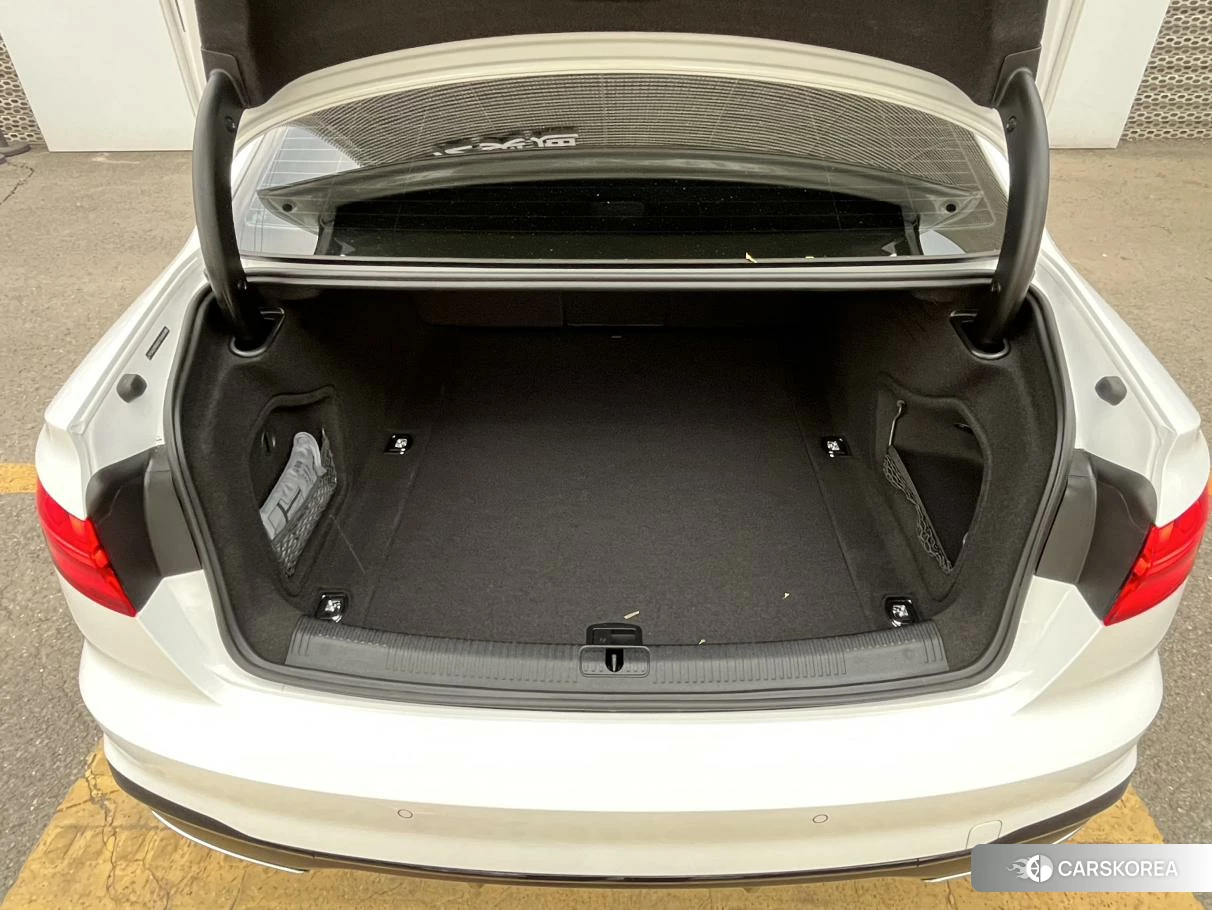 Audi A4L id 4461814 из Китая 13
