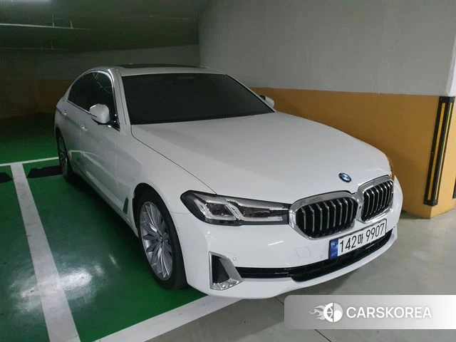 BMW 5 Series (G30) 2023 Белый из Кореи, фото 5