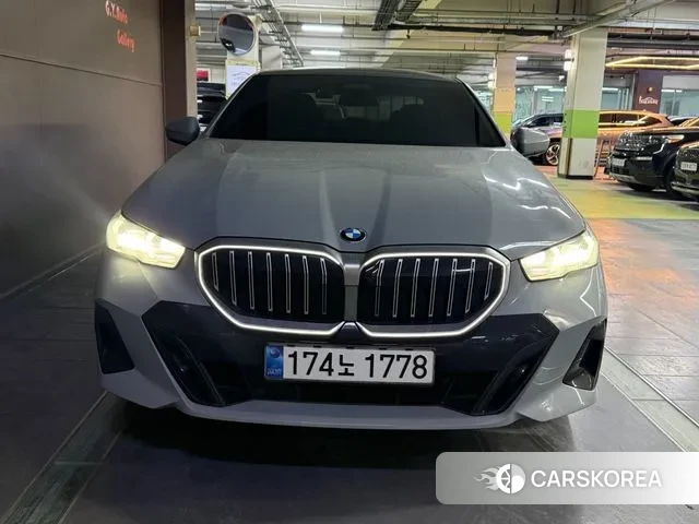 BMW 5 Series (G60) id 3609978 из Кореи 13